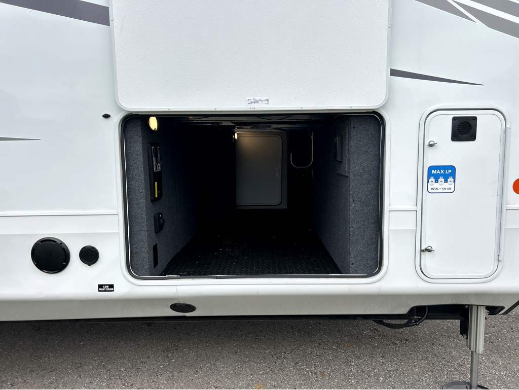 2025 JAYCO NORTH POINT 365RKTS - Image 6