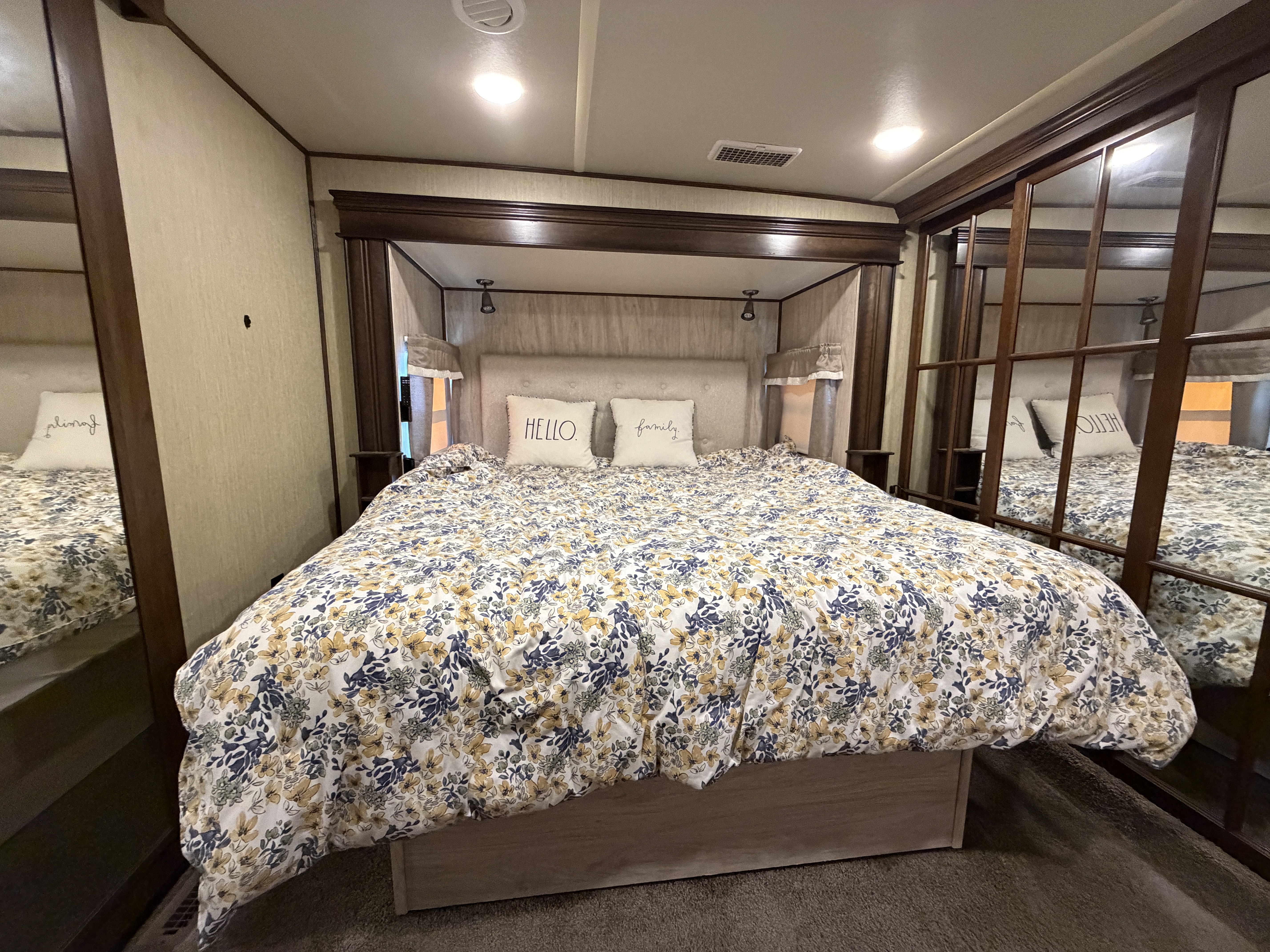 2018 Palomino Columbus Compass 377MBC - Image 22