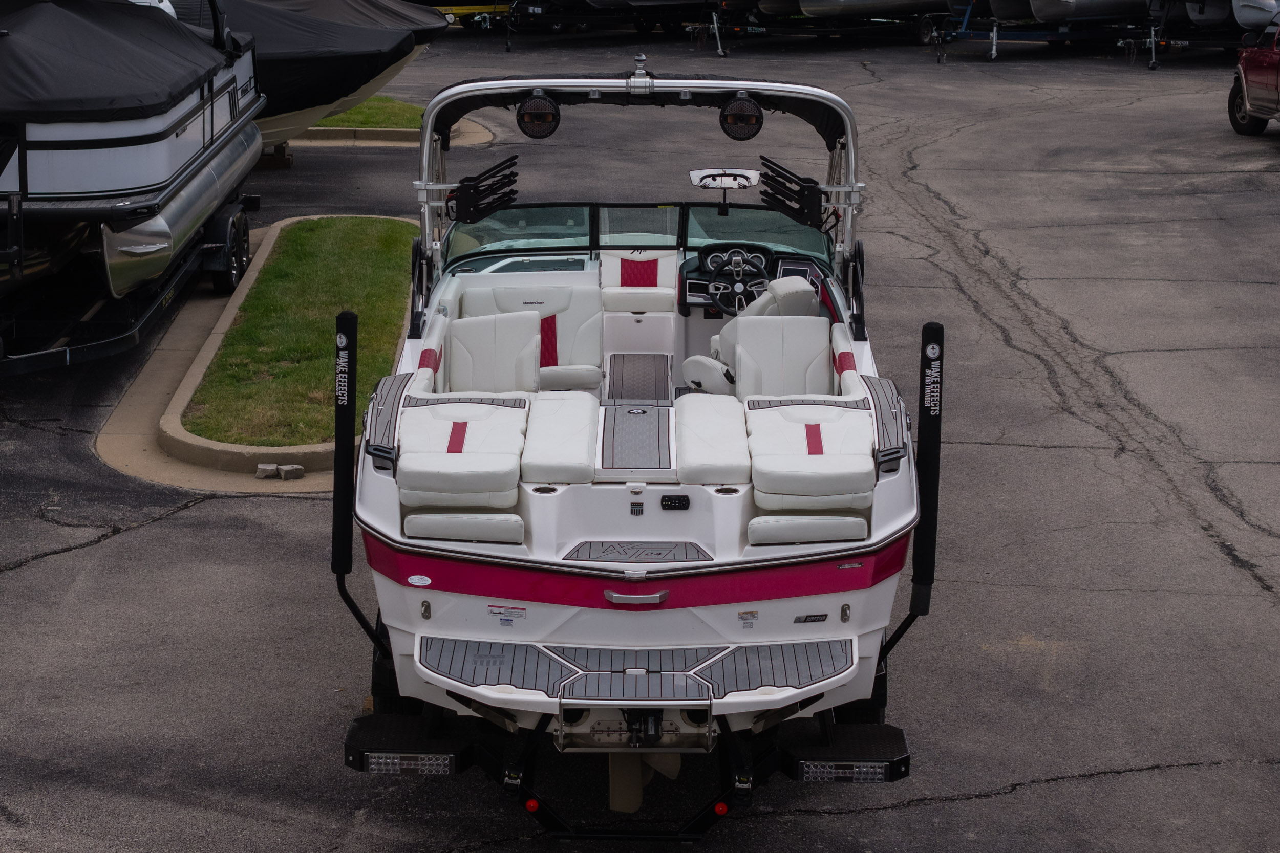2023 MasterCraft XT24 - Image 48
