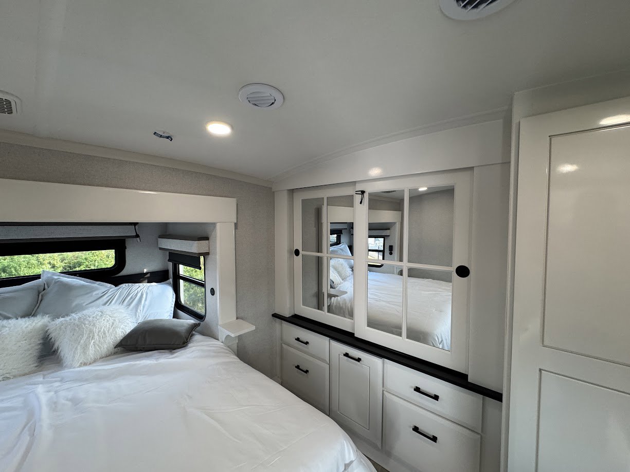 2026 JAYCO PINNACLE 32RLTS - Image 52