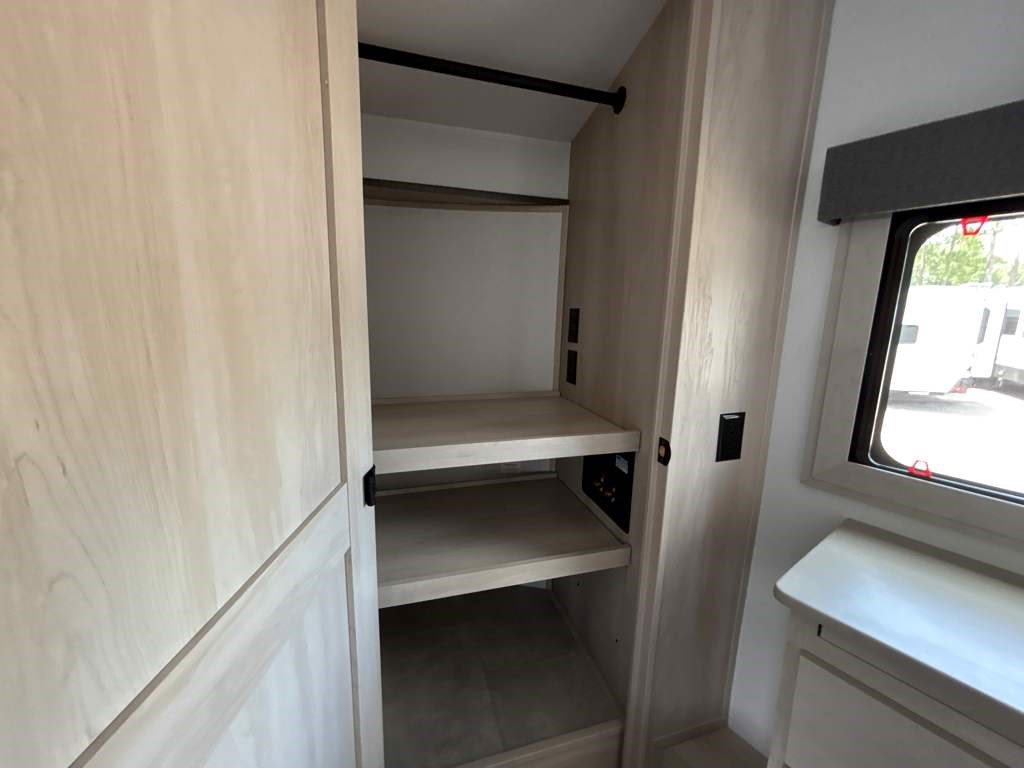 2026 GRAND DESIGN SOLITUDE 390RK - Image 26