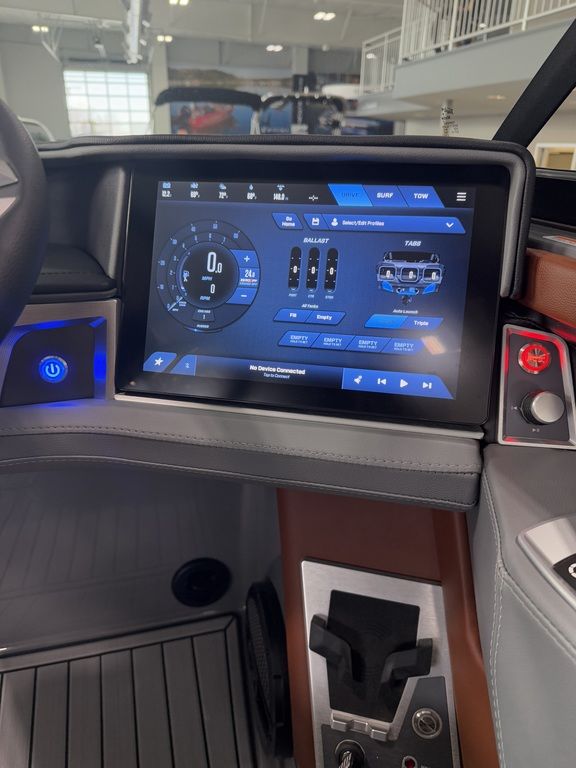2025 MasterCraft XT22 - Image 41