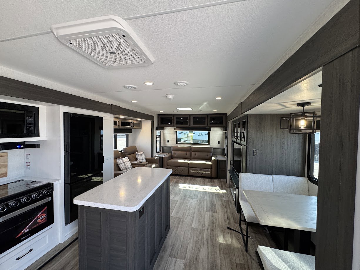 2026 VENTURE RV SPORTTREK 333VMI - Image 13