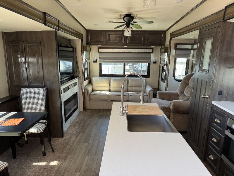 2020 Forest River Cardinal Luxury 345RLX - Image 6