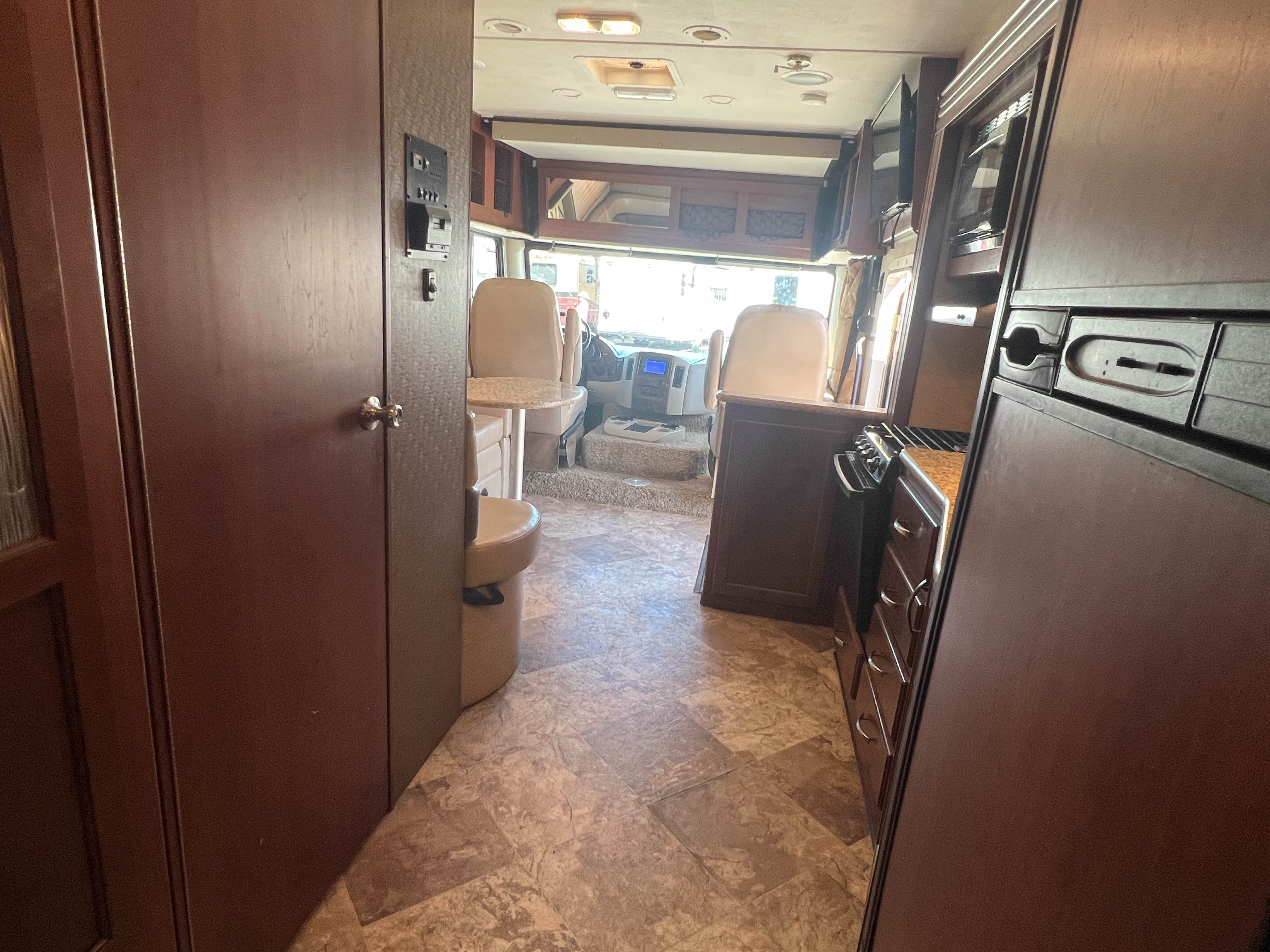 2015 Thor Motor Coach ACE 27.1 - Image 4