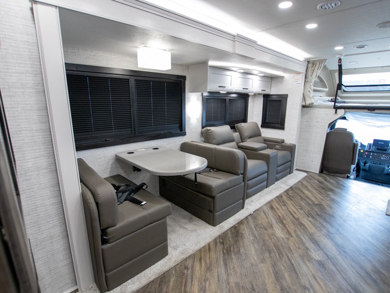 2025 Jayco Seneca 37M - Image 17