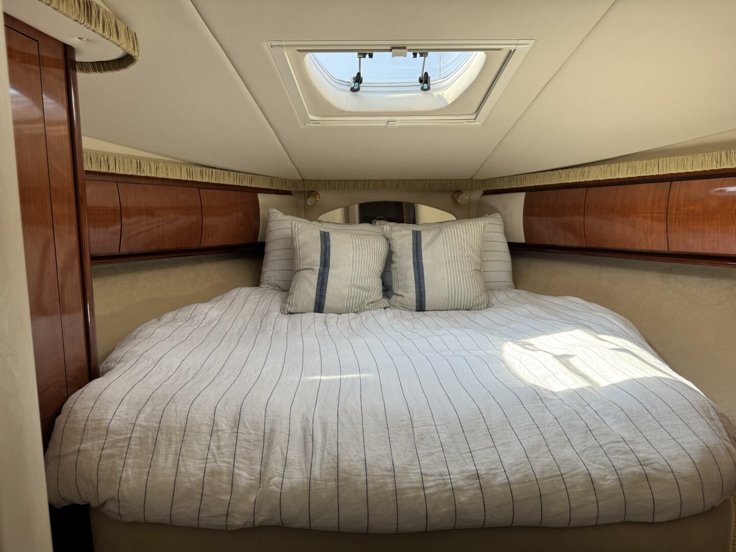 2003 Sea Ray 420 Sundancer - Image 31