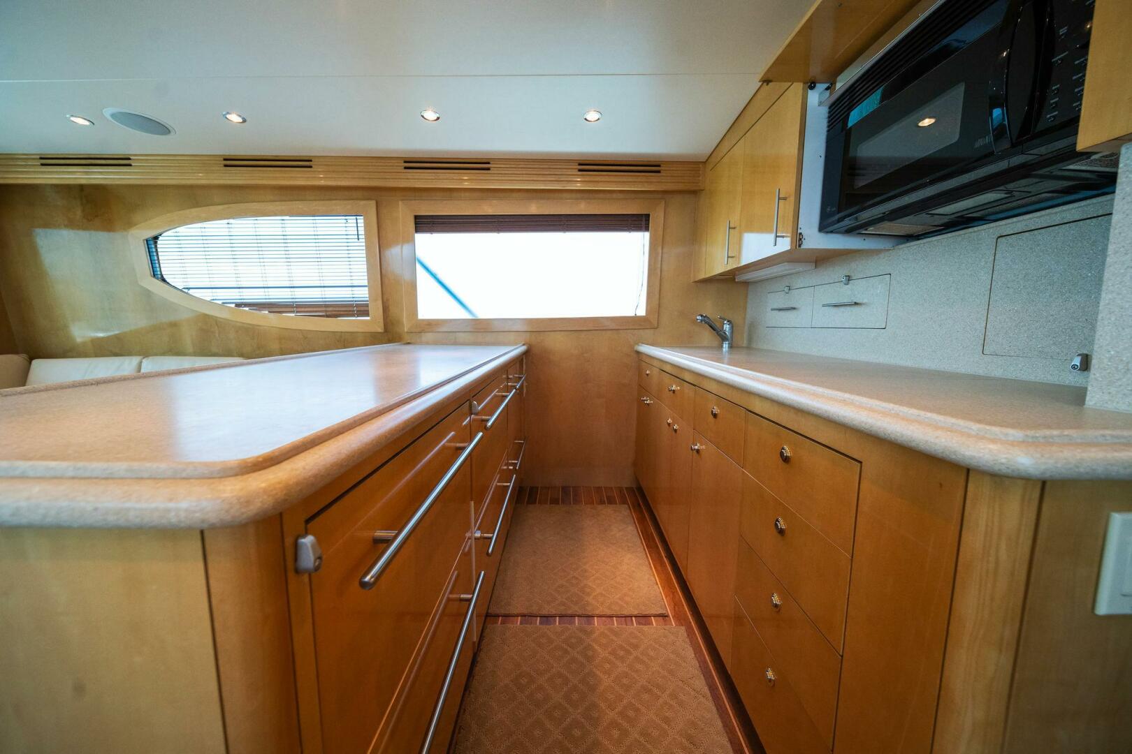 2003 Hatteras 54 Convertible - Image 15