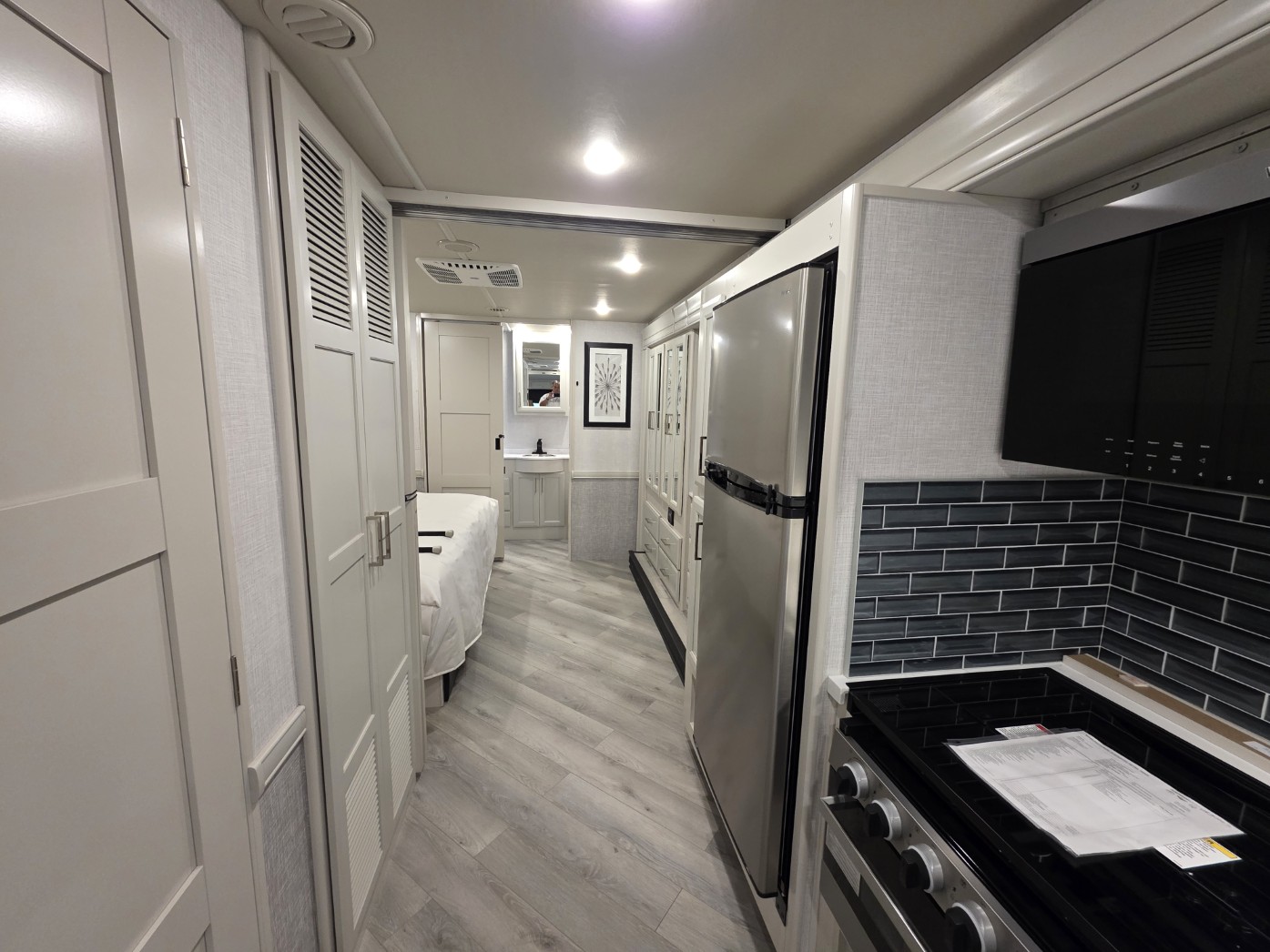 2026 Holiday Rambler Invicta 33HB - Image 18
