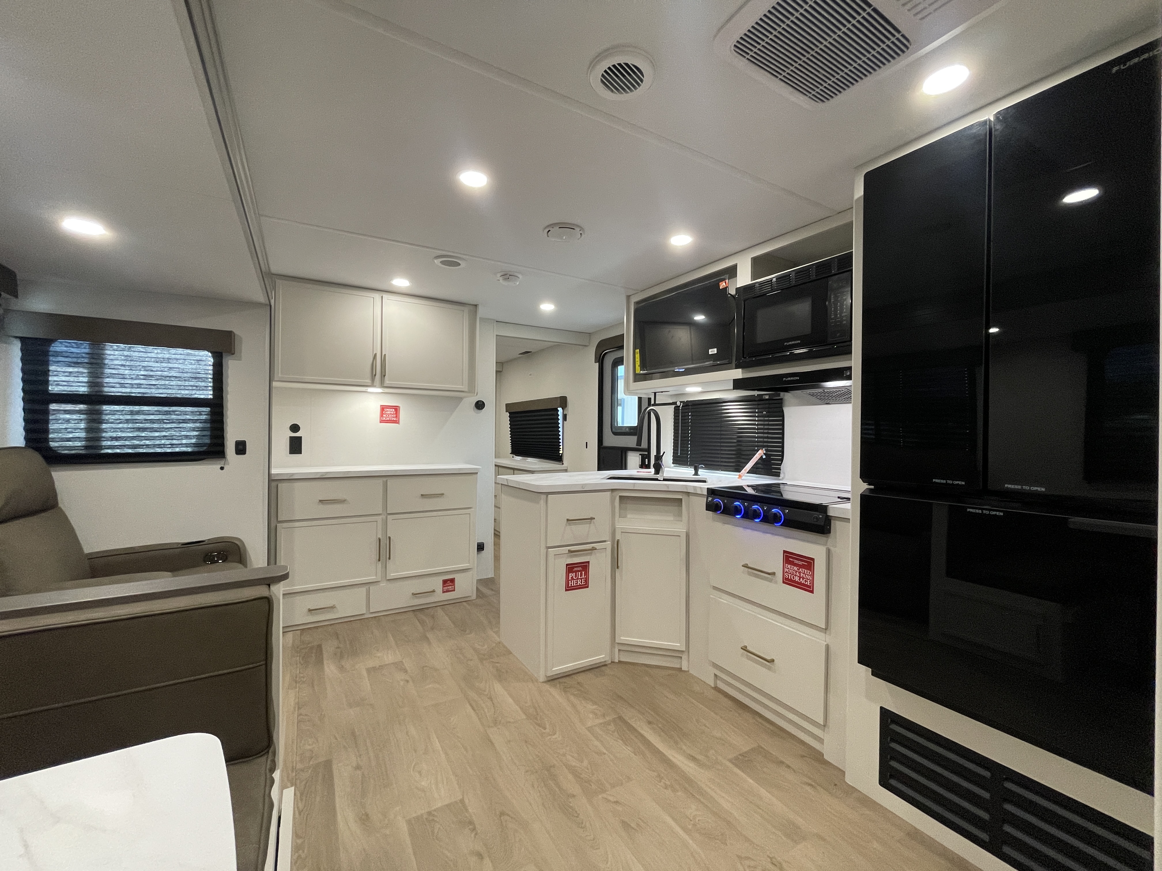 2027 Grand Design Transcend 335BHT - Image 14