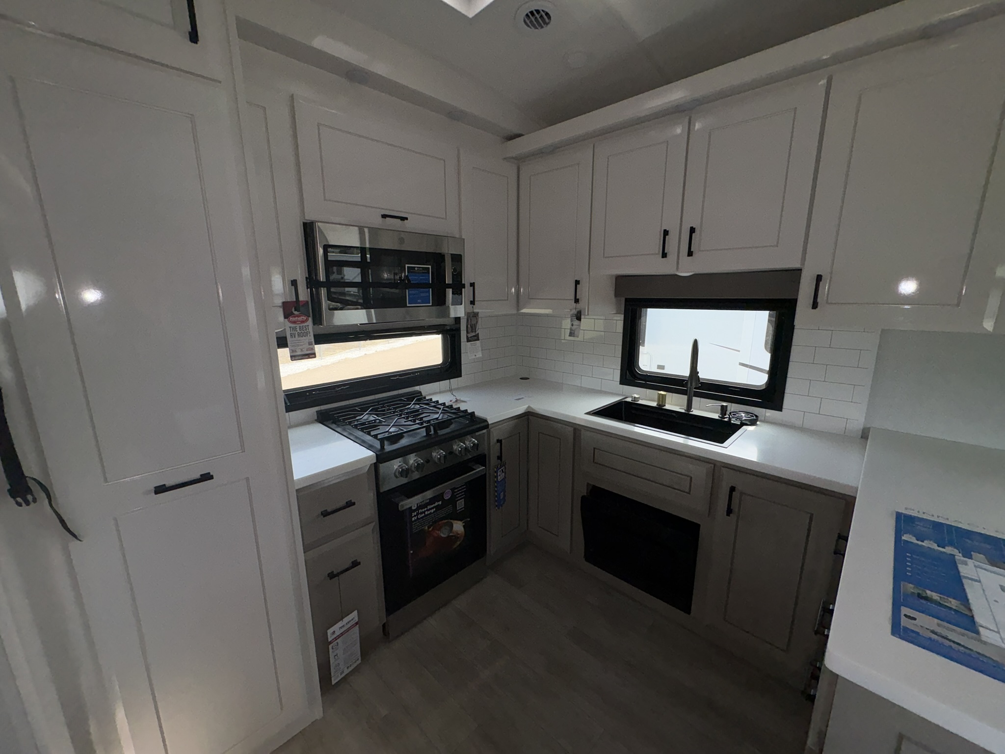 2026 JAYCO PINNACLE 38FBRK - Image 30