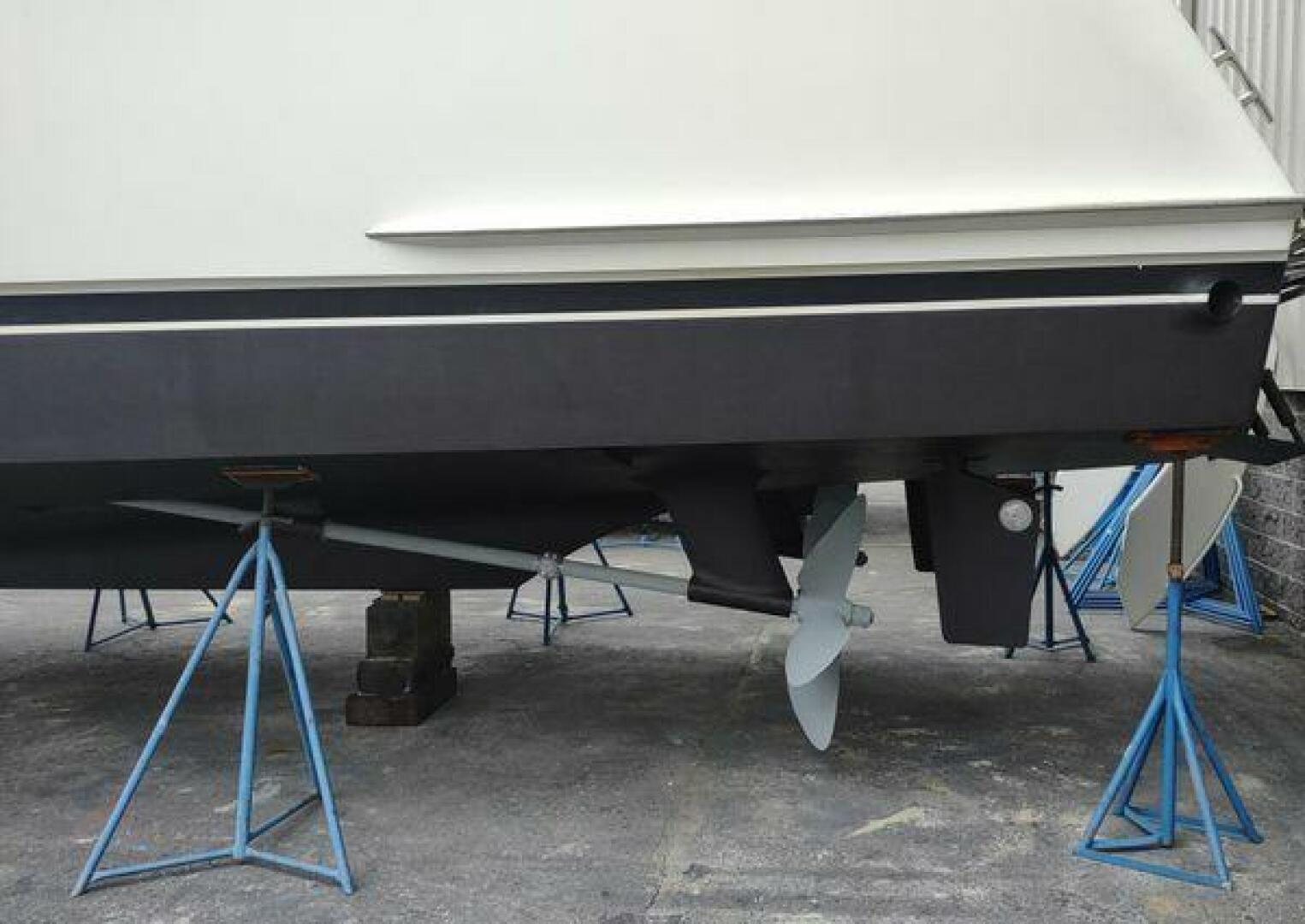 1996 Hatteras 50' Sport Deck - Image 11