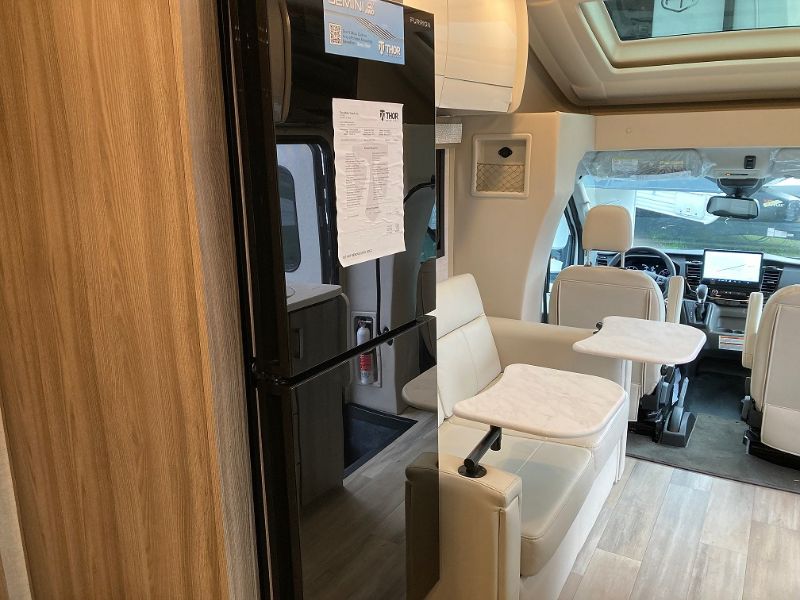 2026 Thor Motor Coach Gemini AWD 24JG - Image 20