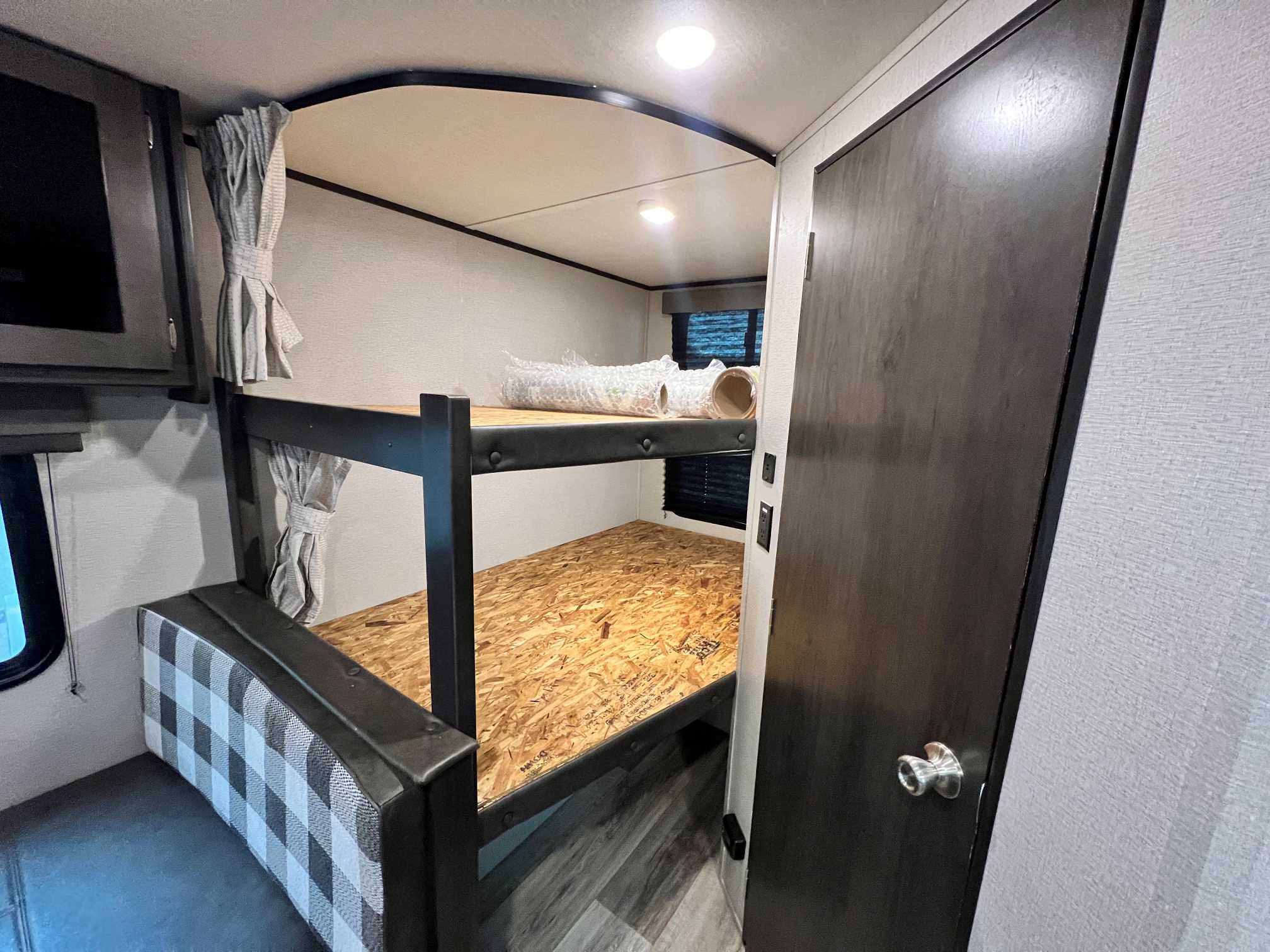 2022 Grand Design Transcend XPLOR 261BH - Image 15