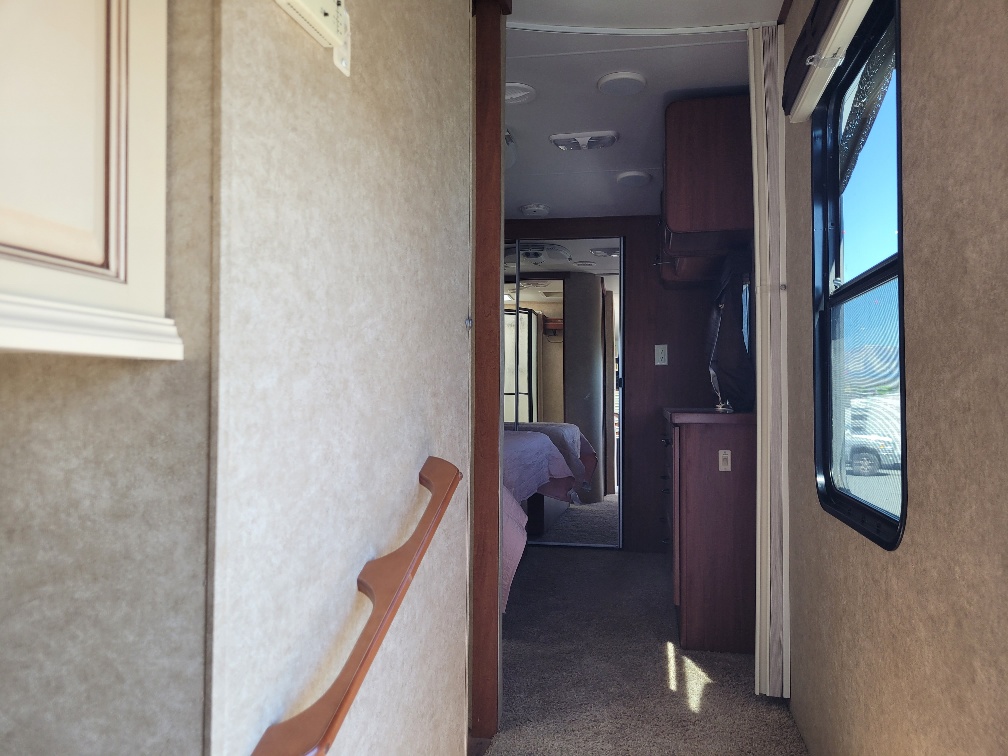 2011 Heartland Big Country BC 3250TS - Image 10
