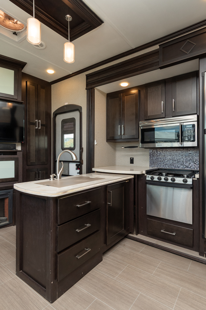 2017 Keystone Raptor 424TS - Image 35