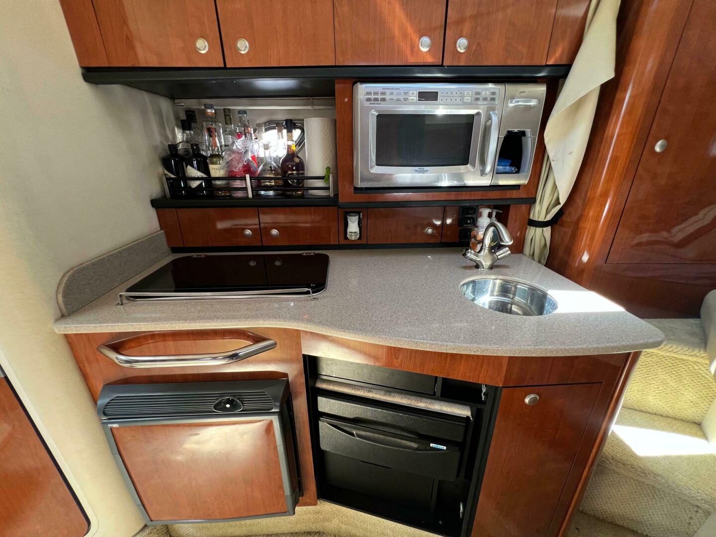 2007 Sea Ray 310 Sundancer - Image 13