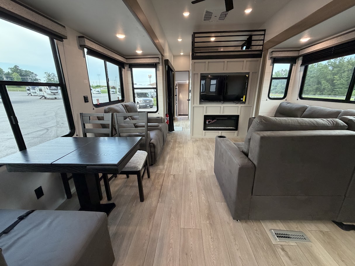 2027 JAYCO JAY FLIGHT BUNGALOW 404LOFT - Image 33