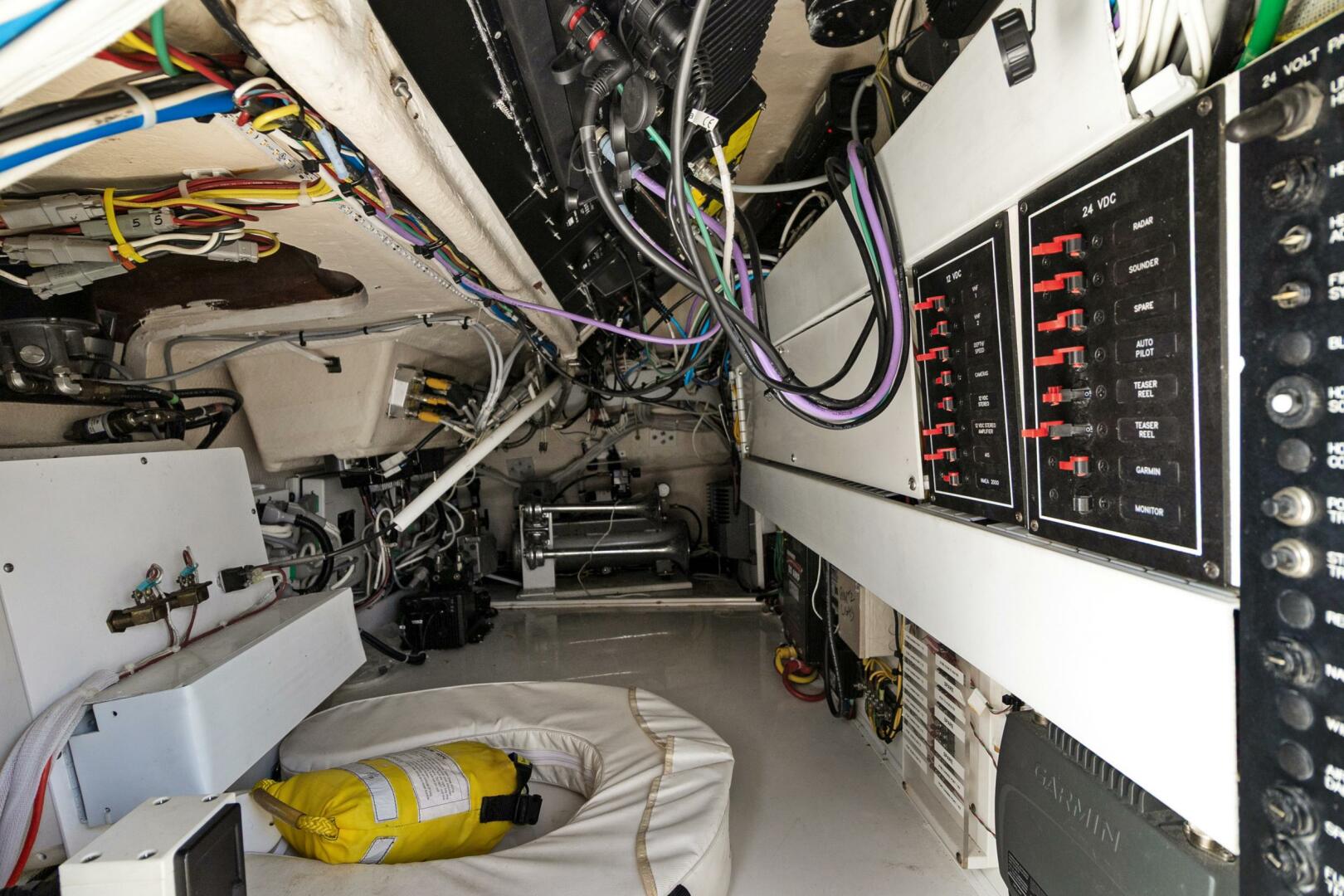 2015 Viking 46 Convertible - Image 34