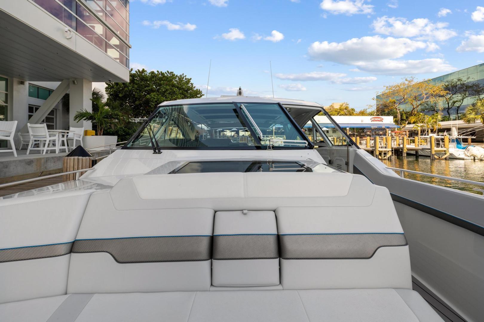 2023 Formula 430 Super Sport Crossover - Image 22