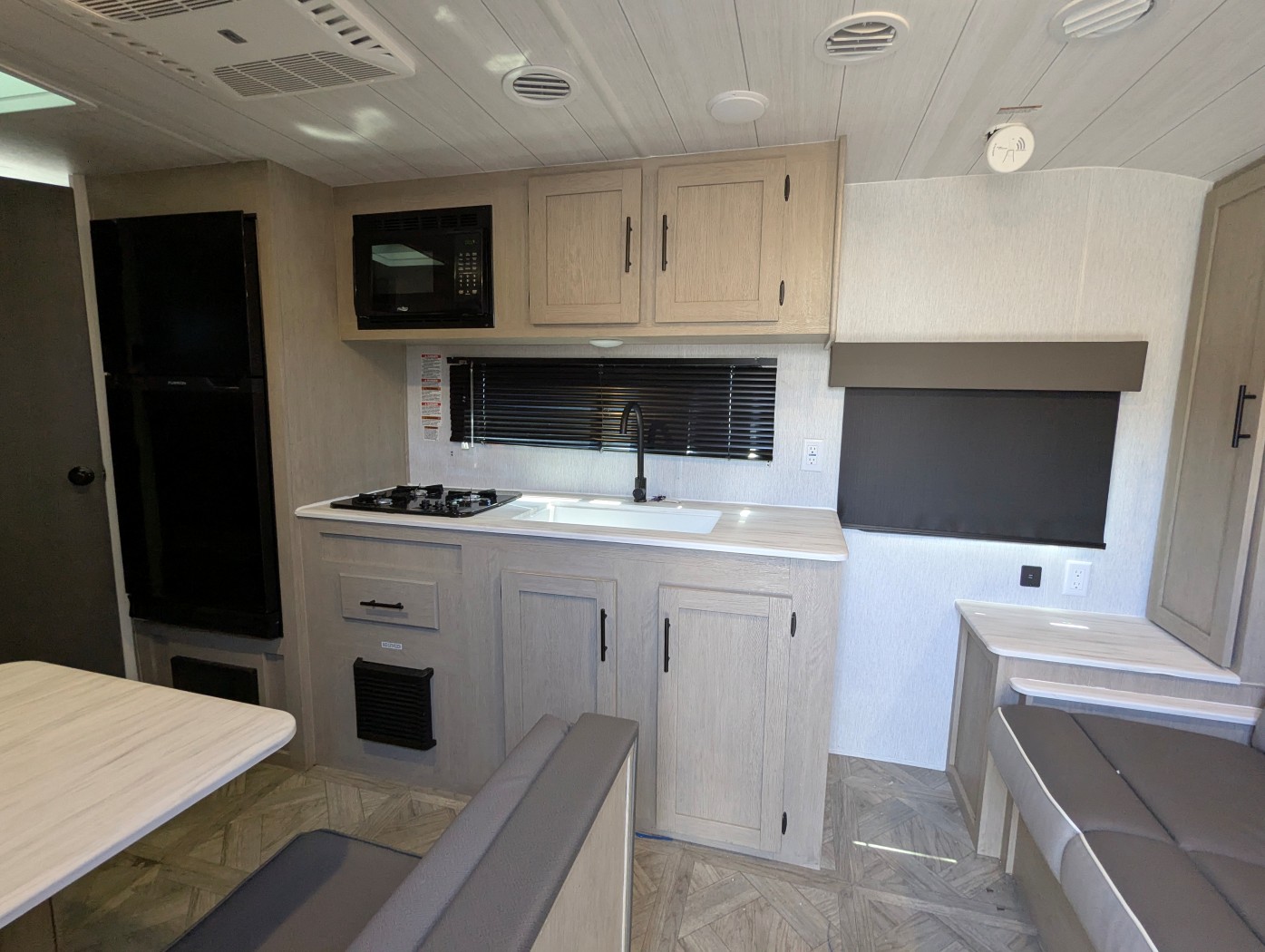 2024 Forest River EVO Factory Select Southwest 178DB - Image 8