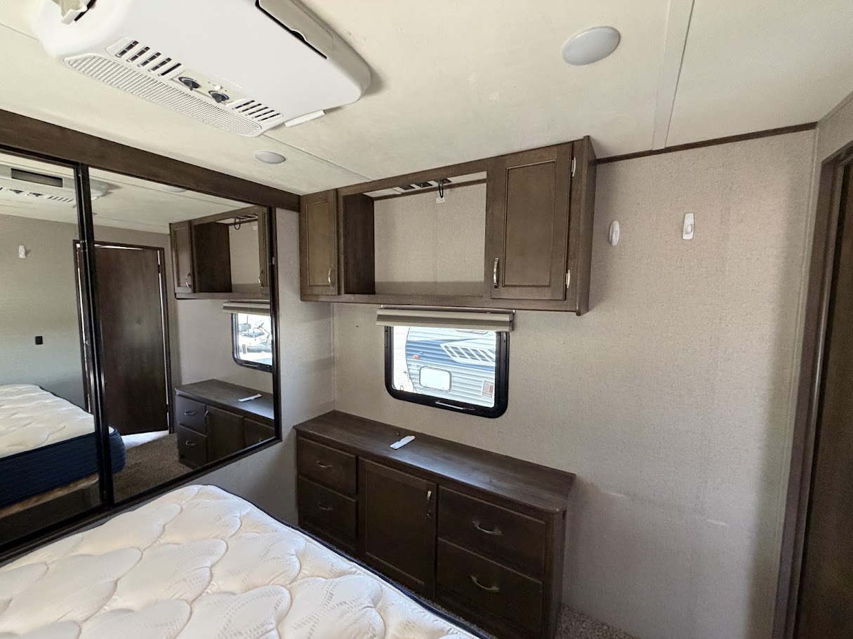 2019 DUTCHMEN AEROLITE 3303RL - Image 25