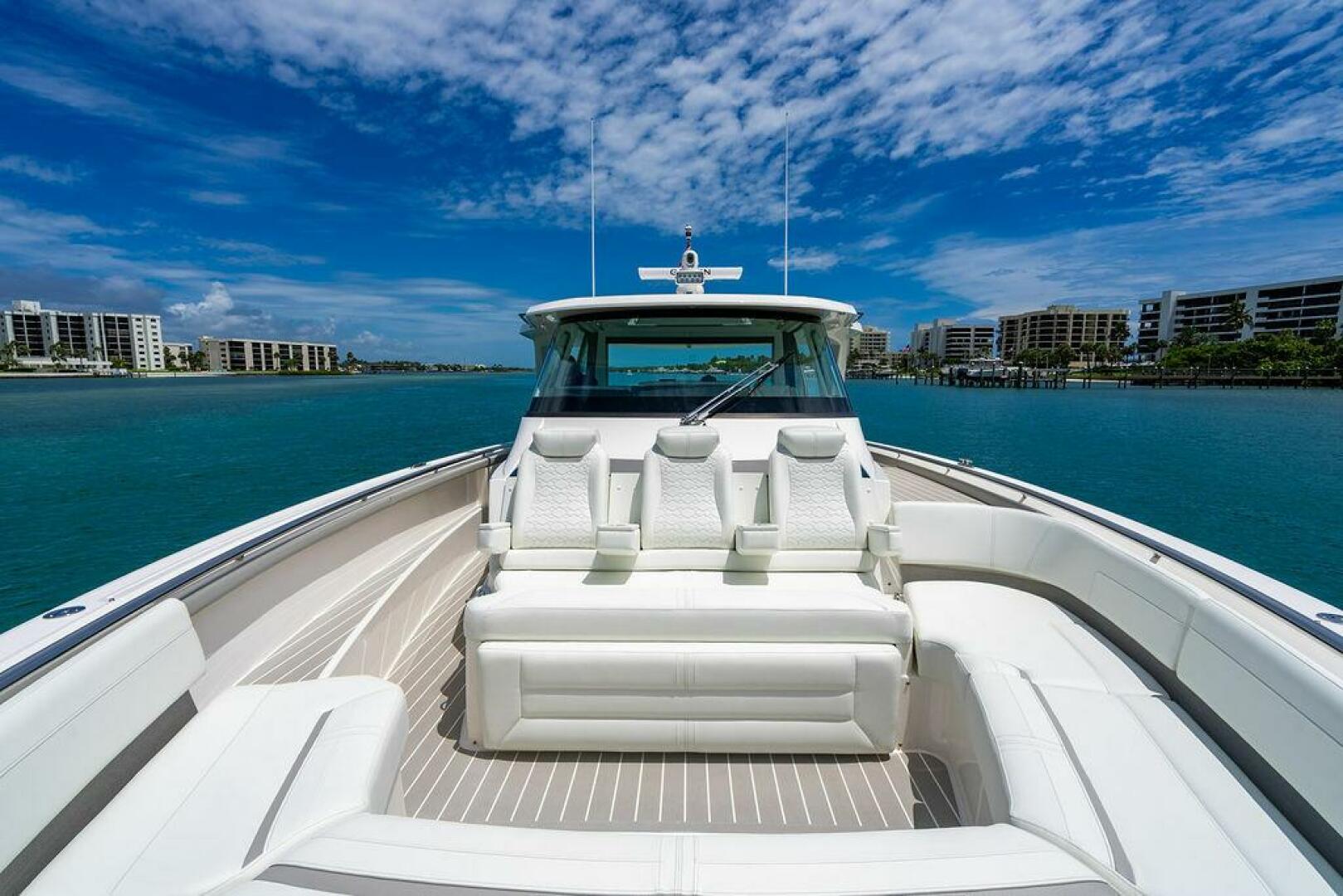 2025 Tiara Yachts 48 LS - Image 39
