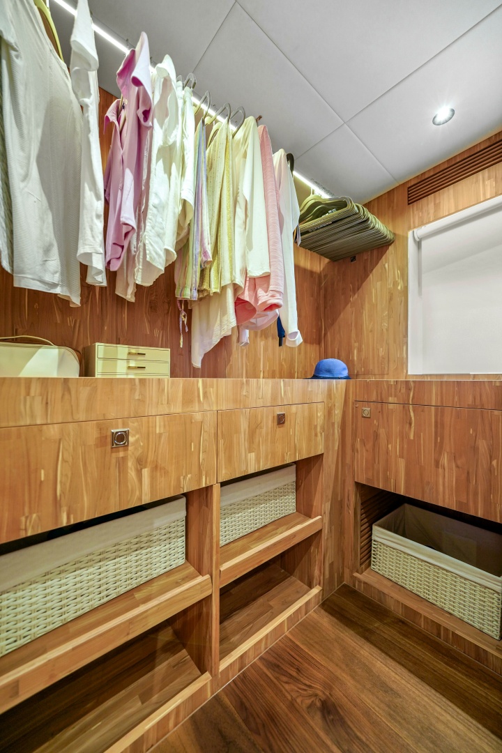 2025 Horizon Raised Pilothouse - Image 22