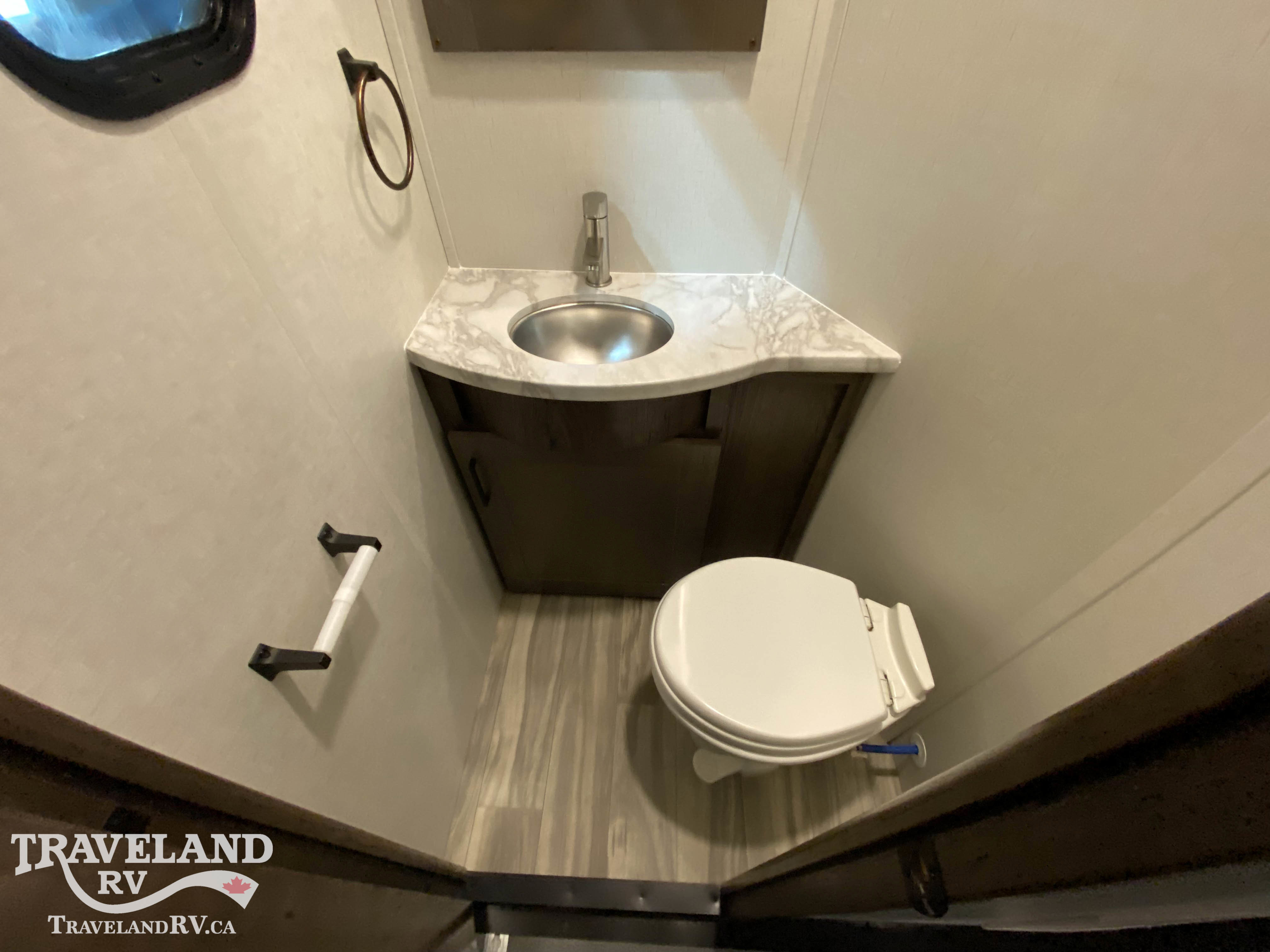 2022 Alliance RV Valor 36V11 - Image 22