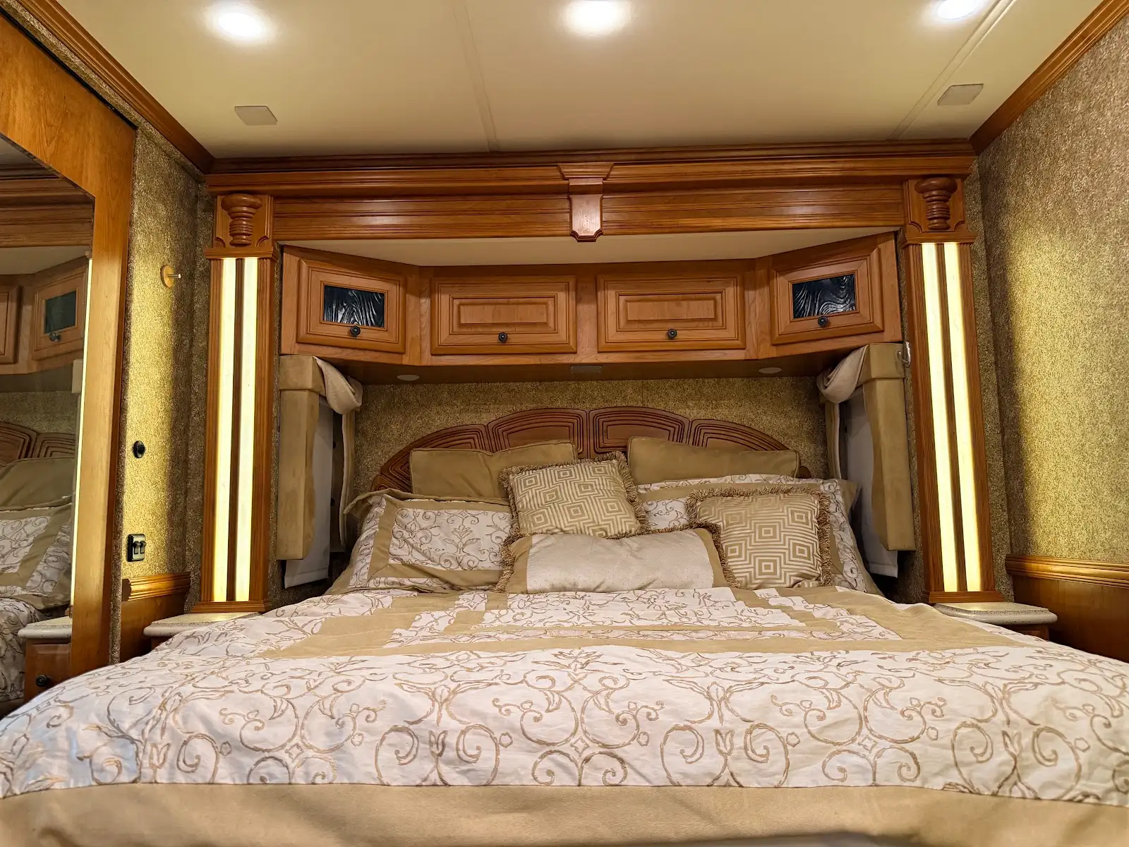 2014 NEWMAR DUTCHSTAR 4364 - Image 16