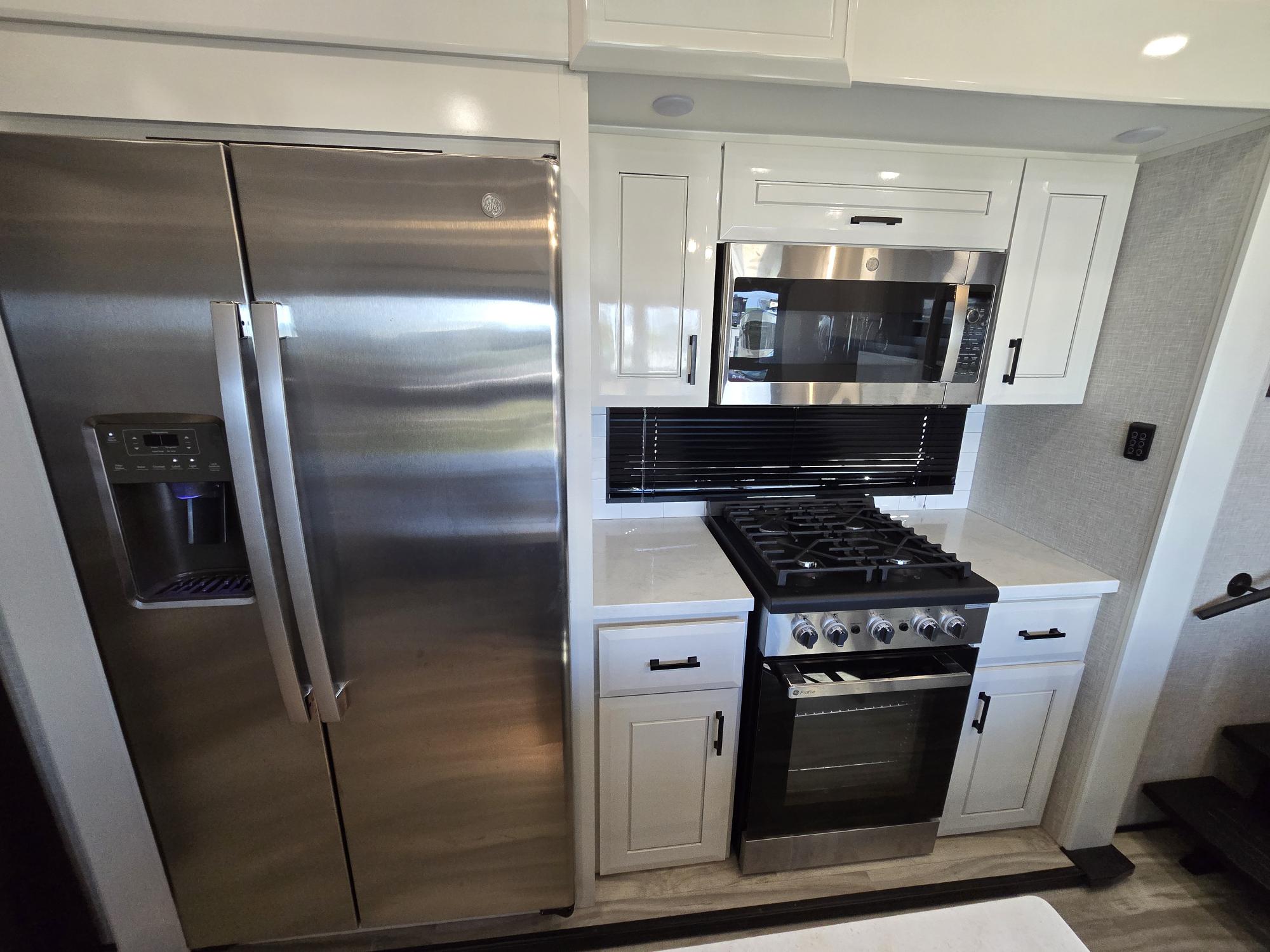 2025 JAYCO PINNACLE 38FLGS - Image 6
