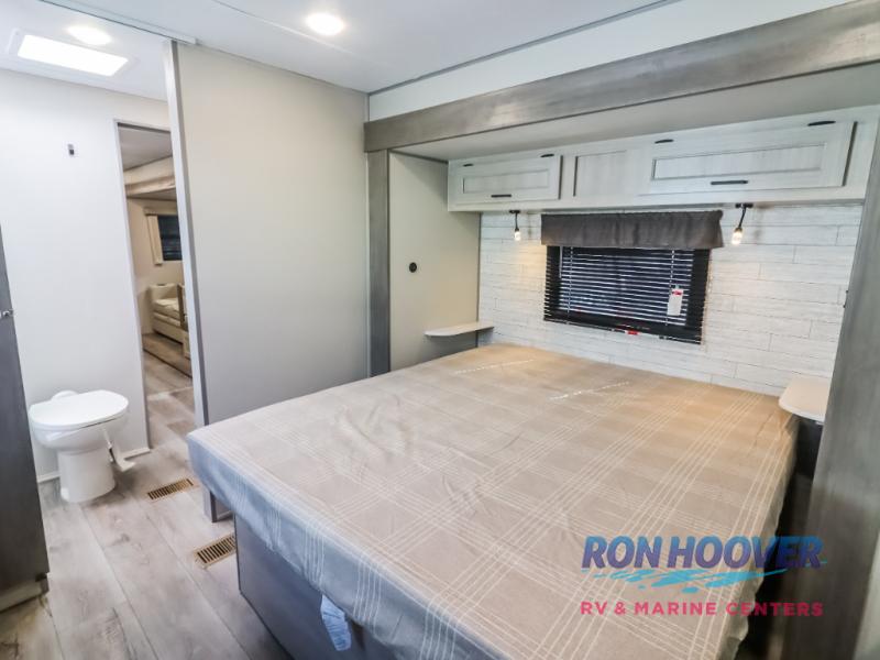 2026 COACHMEN 333DORM - Image 25