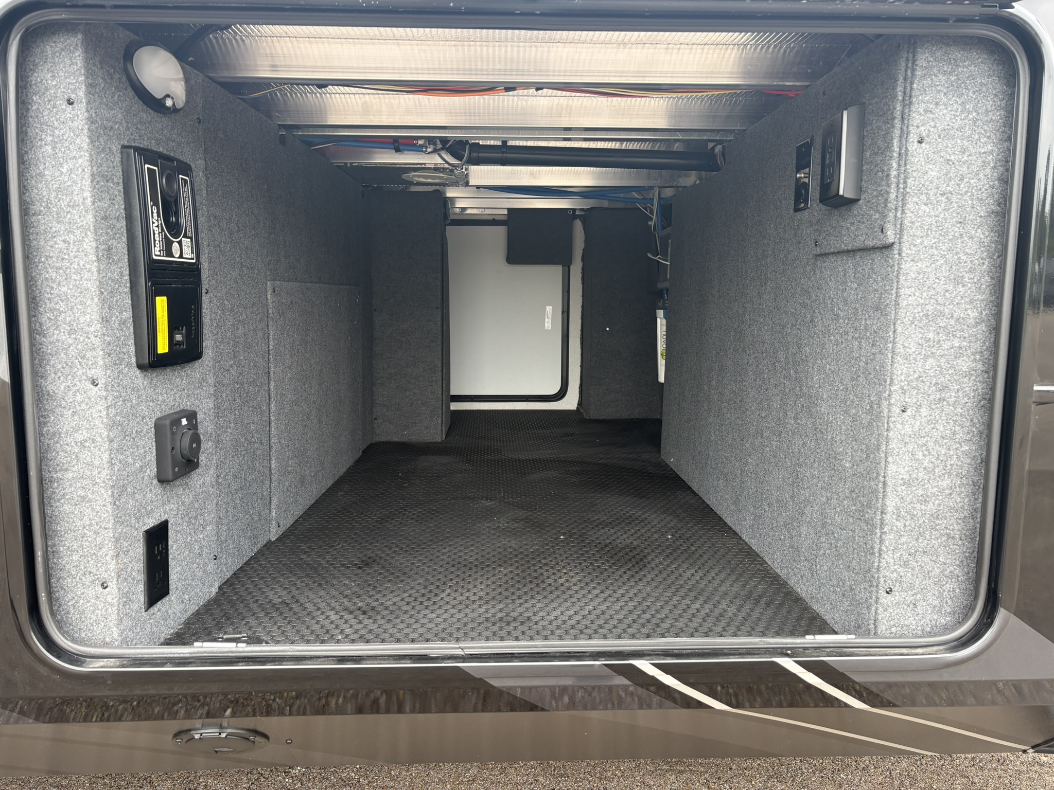 2027 JAYCO PINNACLE 32RLTS - Image 8