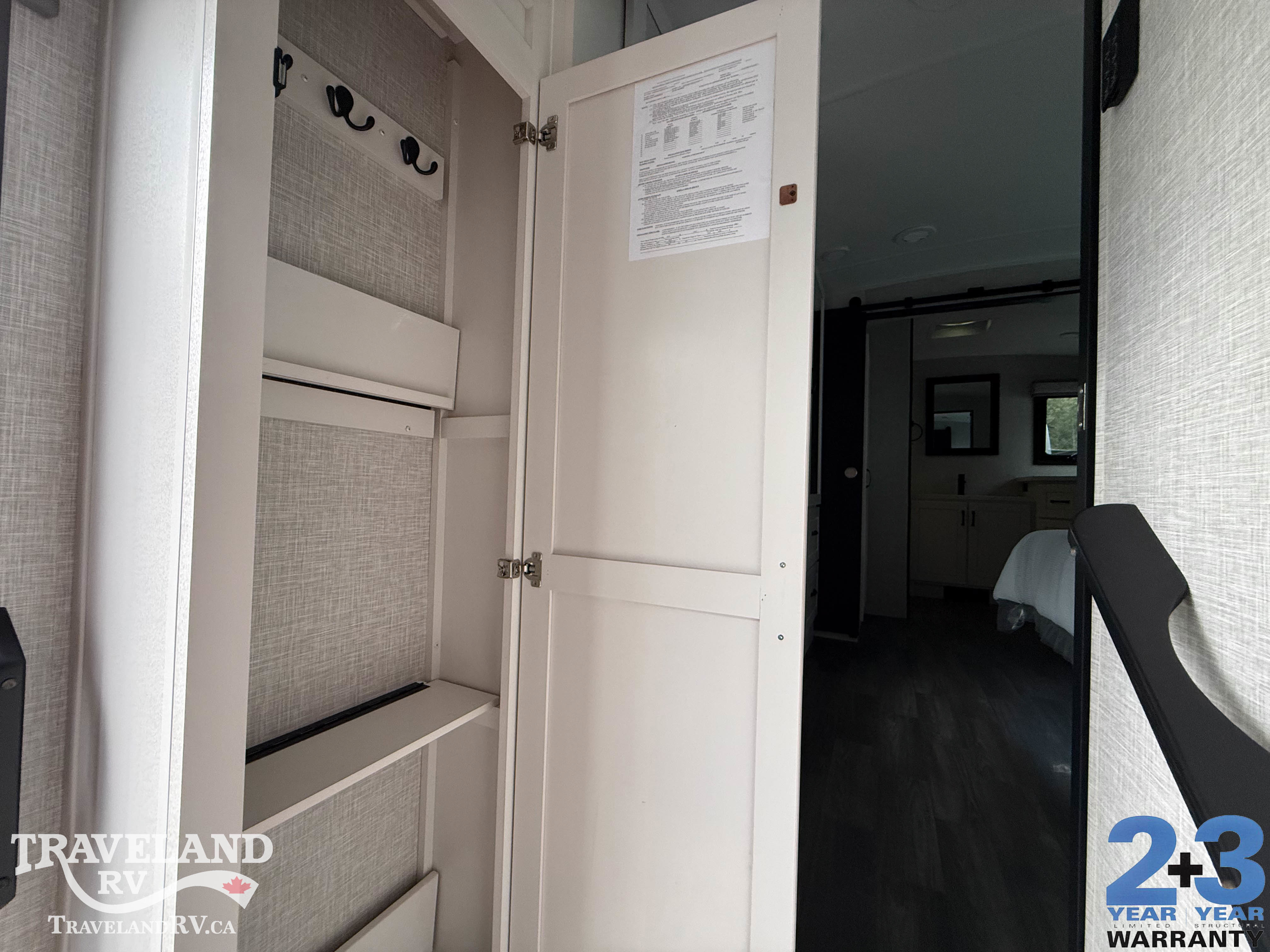 2025 Jayco North Point 382FLRB - Image 15