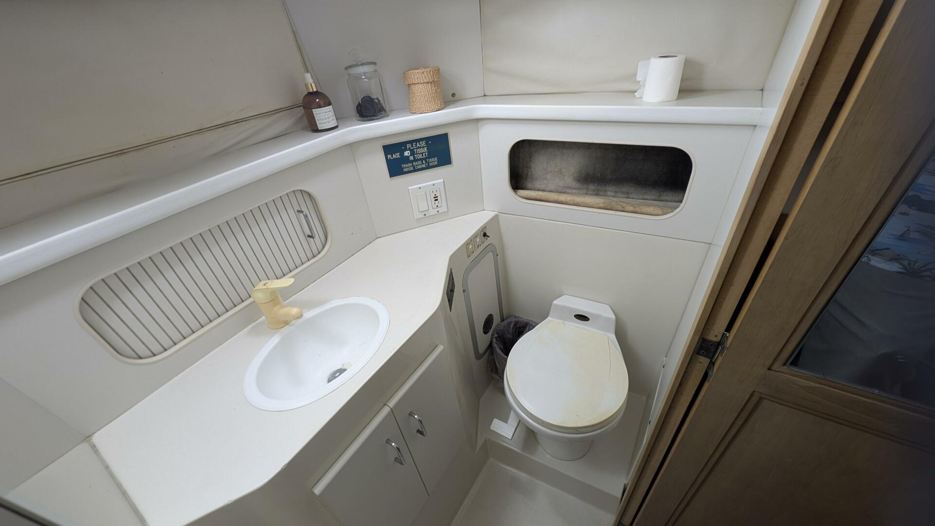 1994 Carver 370 AFT CABIN - Image 39