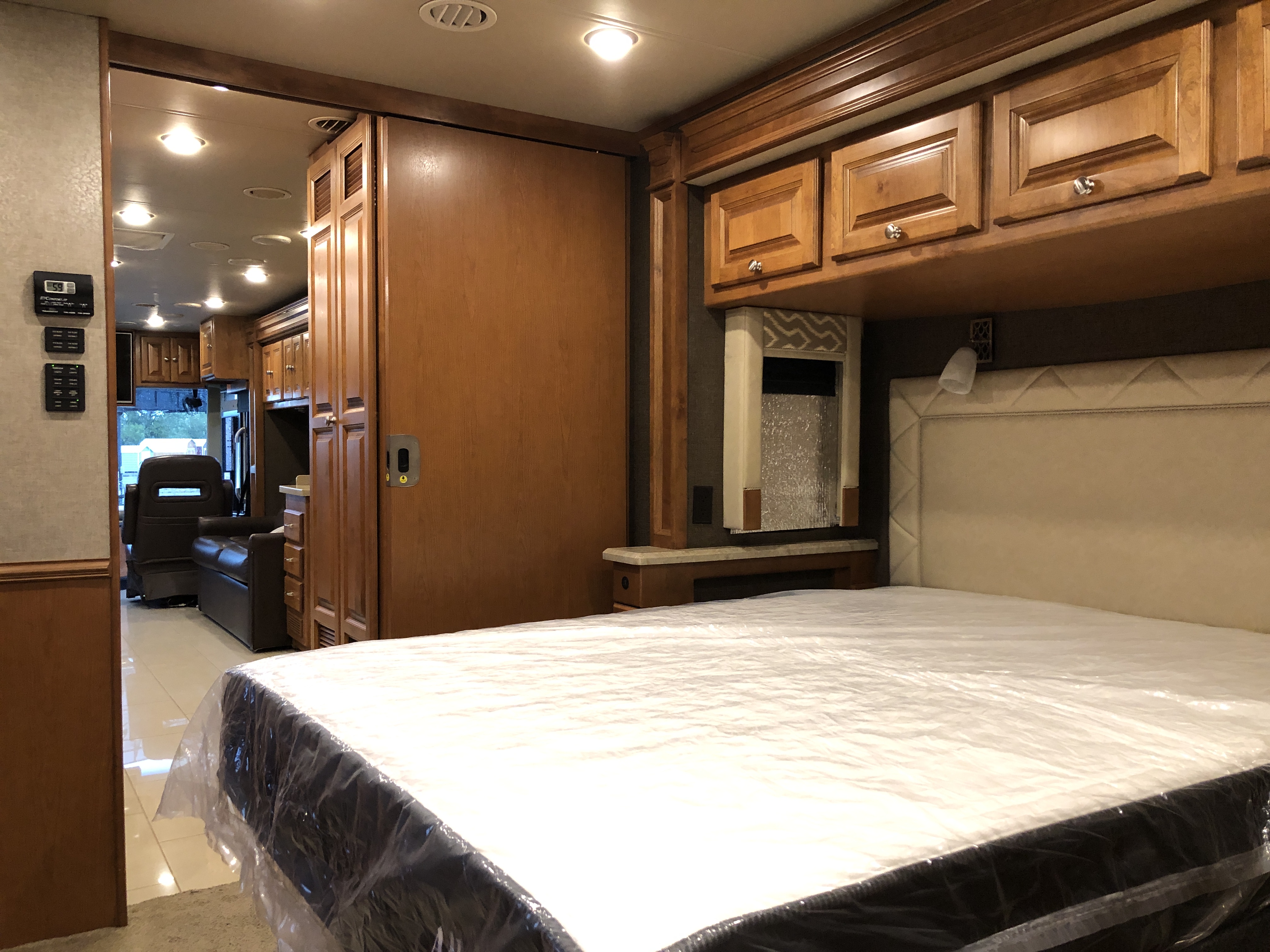 2017 Tiffin Allegro Red 38 QRA - Image 37