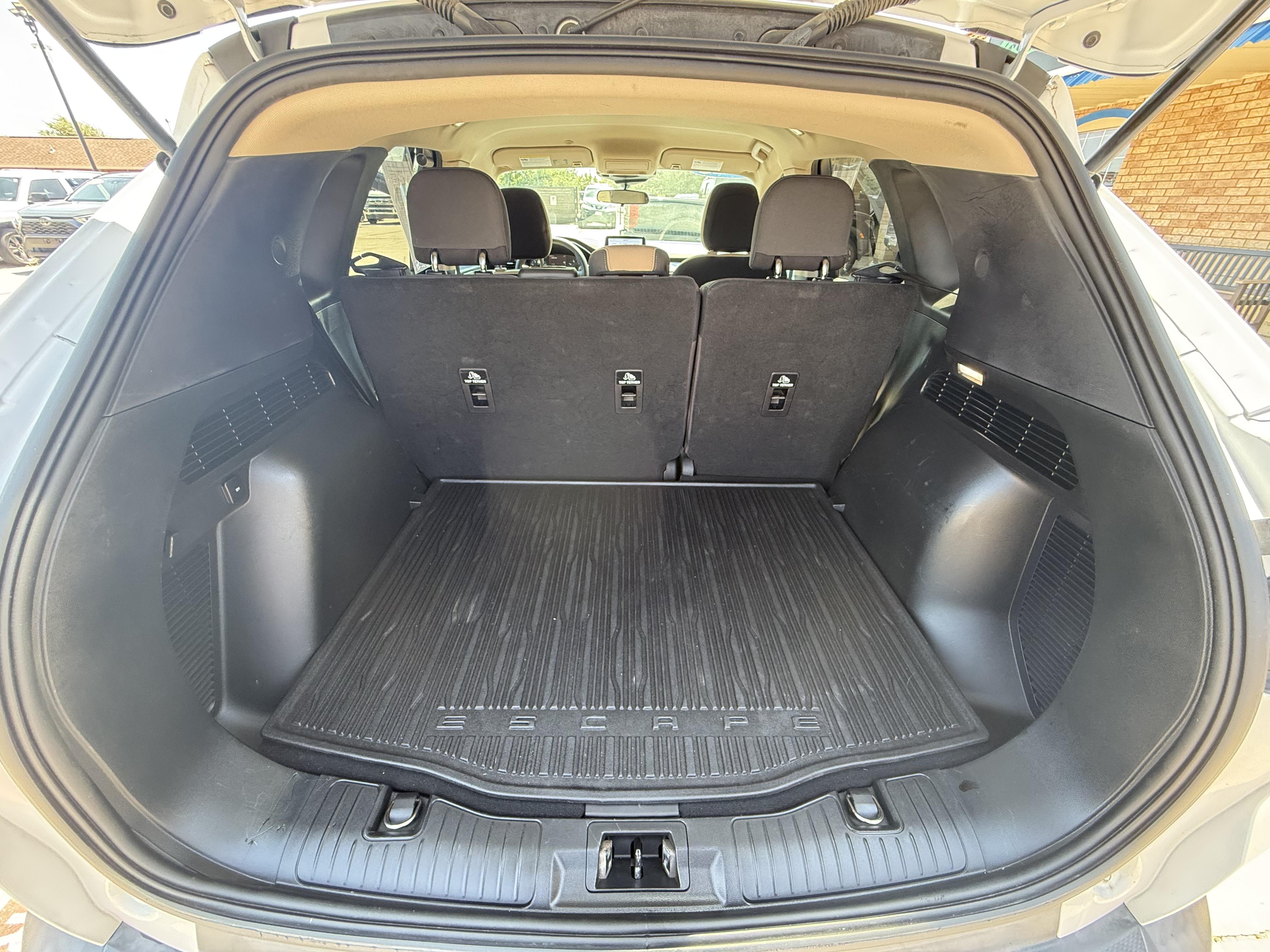 2020 Ford Escape Utility 4D SE 2WD - Image 6