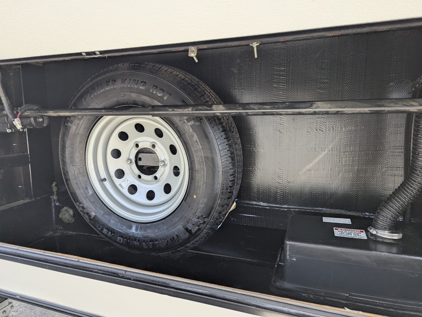 2019 Keystone Cougar Half-Ton West 29RDBWE - Image 8