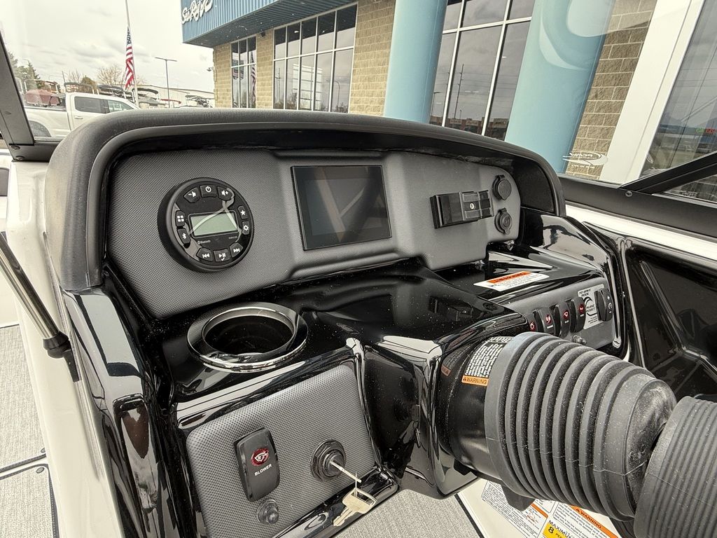 2025 Yamaha Boats AR195 - Image 24