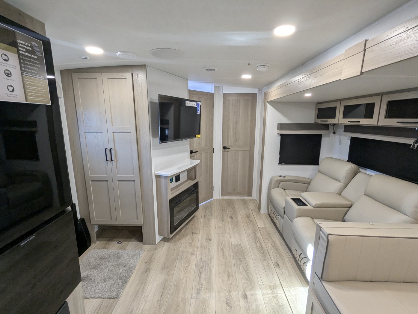 2026 Forest River Rockwood Ultra Lite 2608BS - Image 10