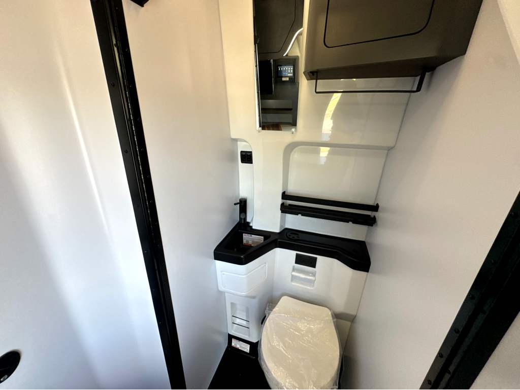 2027 GRAND DESIGN LINEAGE SERIESVP LVP2 - Image 18