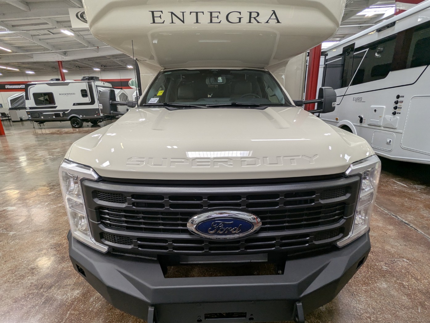 2026 Entegra Coach Esteem XL 32U - Image 2