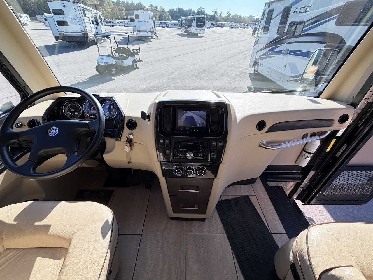 2017 TIFFIN ALLEGRO BREEZE 32BR - Image 7