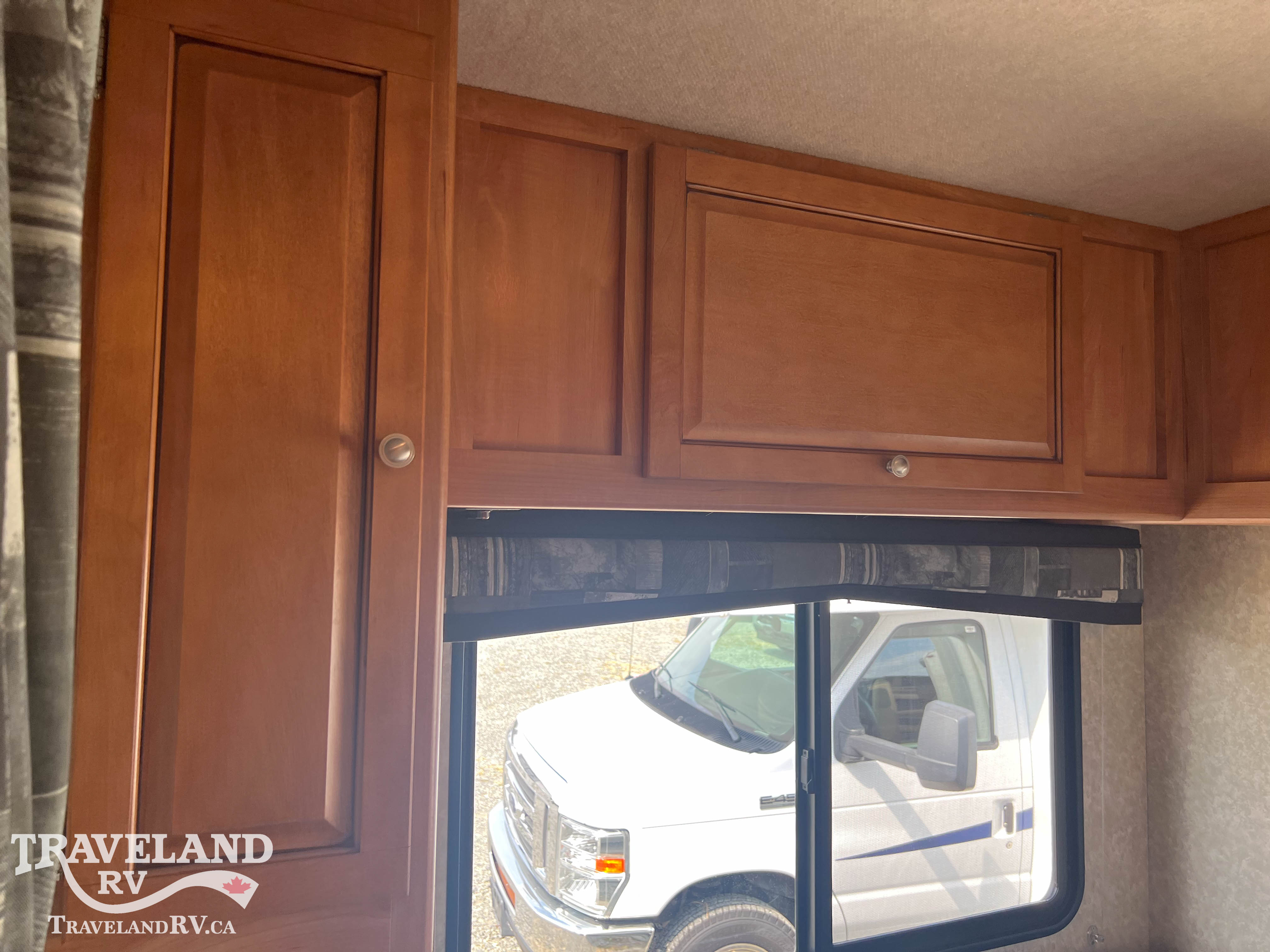 2010 Winnebago Access 24V - Image 26