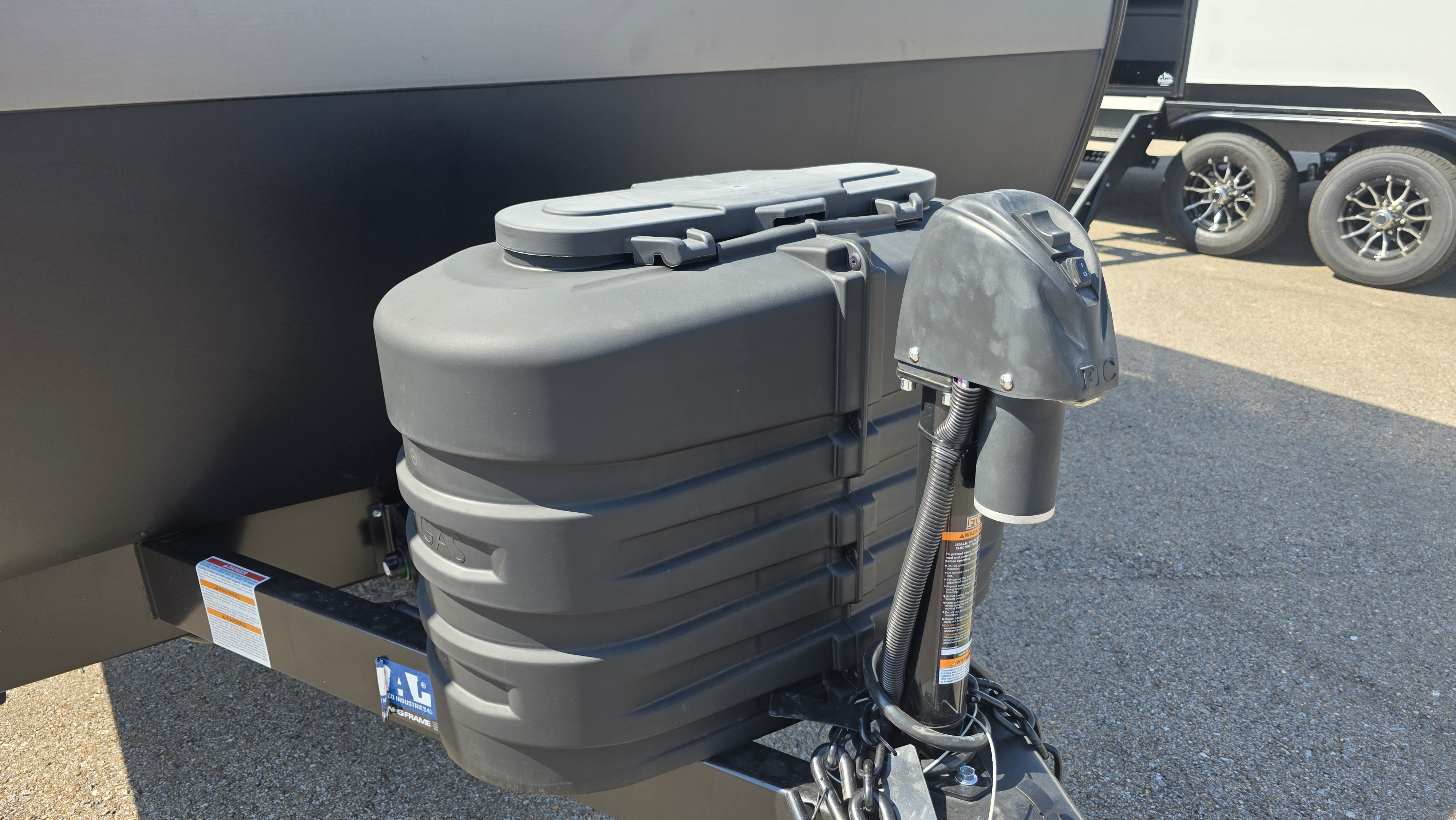 2027 VENTURE RV SPORTTREK STINGER 232VRL - Image 6