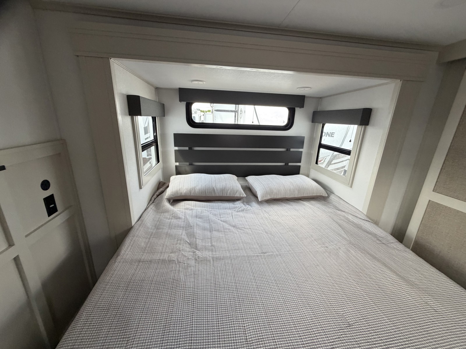 2026 GRAND DESIGN 390RK - Image 43