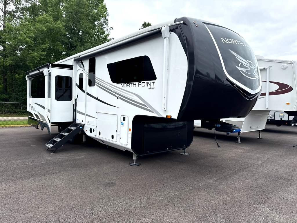 2025 JAYCO NORTH POINT 310RLTS - Image 1