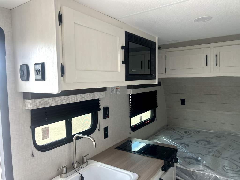 2026 VENTURE RV SIENNA 140VFD - Image 7