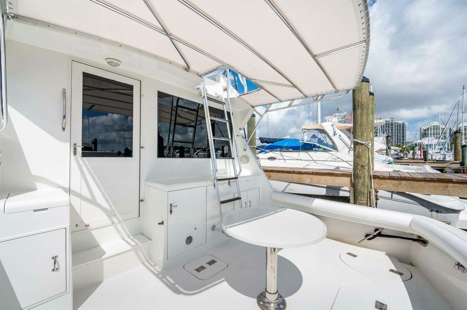 1992 Hatteras 50 Convertible - Image 18
