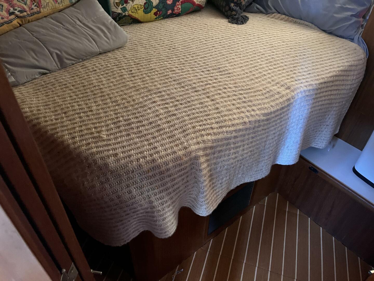 1995 Carver 440 Aft Cabin - Image 33